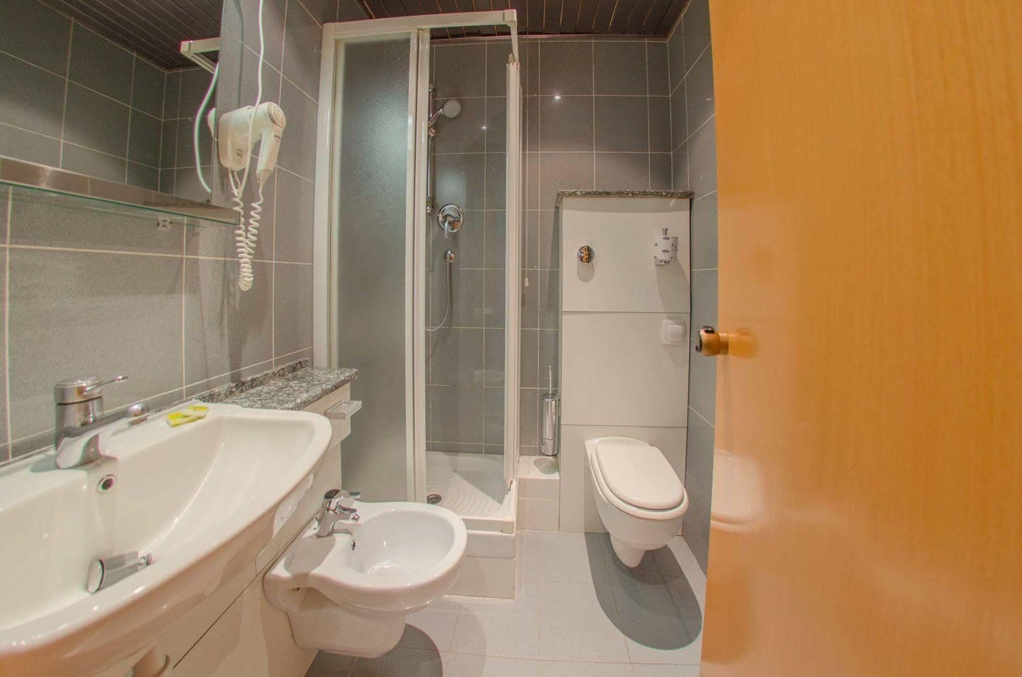 Residenza Adelaide Aparthotel ฟีนาเลลีกูเร ภายนอก รูปภาพ