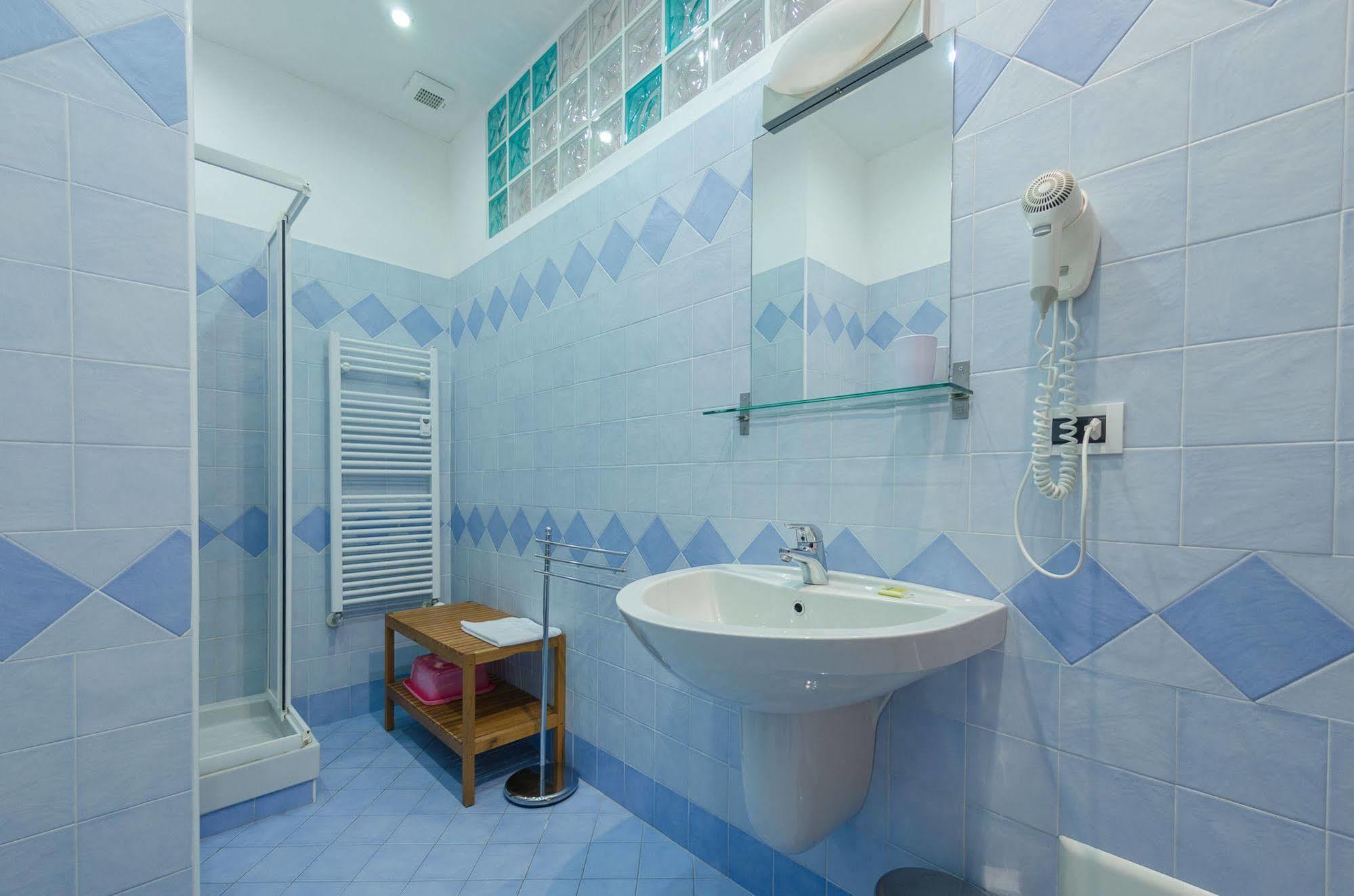 Residenza Adelaide Aparthotel ฟีนาเลลีกูเร ภายนอก รูปภาพ